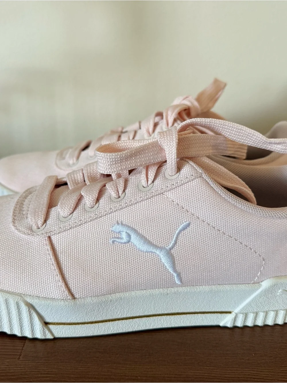 Puma Soft Foam Carina Summer Cat Shoes Casual Pink and White Women's size 7